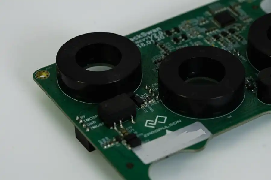 고전압 대 저전압 전력 PCBA: 어떤 것을 선택해야 할까?